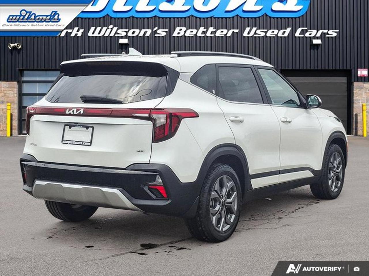 2025 Kia Seltos EX AWD | Leather | Sunroof | Heated Wheel + Seats | CarPlay + Android | Rear Camera | and More ! Photo