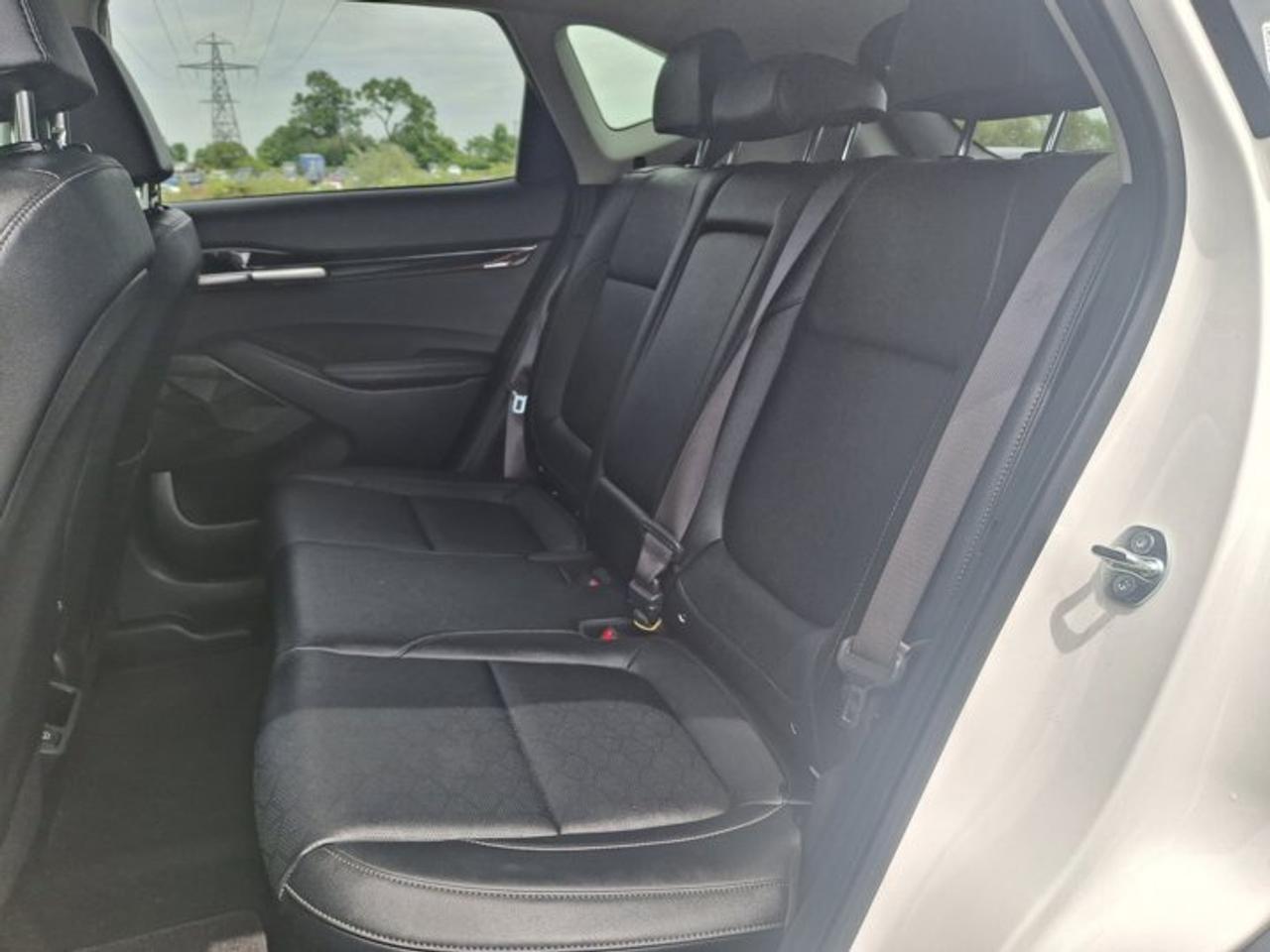 2025 Kia Seltos EX AWD | Leather | Sunroof | Heated Wheel + Seats | CarPlay + Android | Rear Camera | and More ! Photo