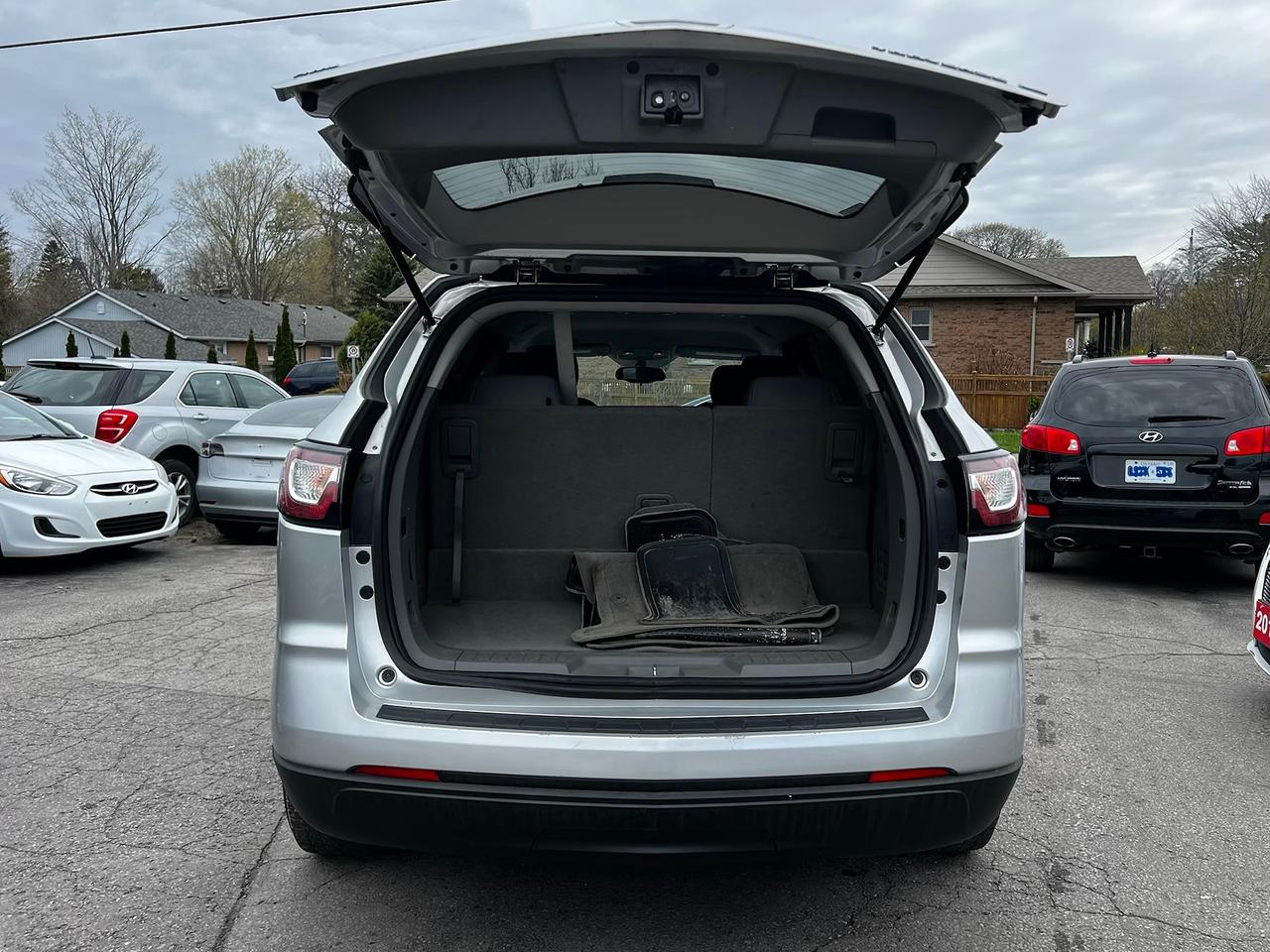 2016 Chevrolet Traverse AWD 4dr LS Photo