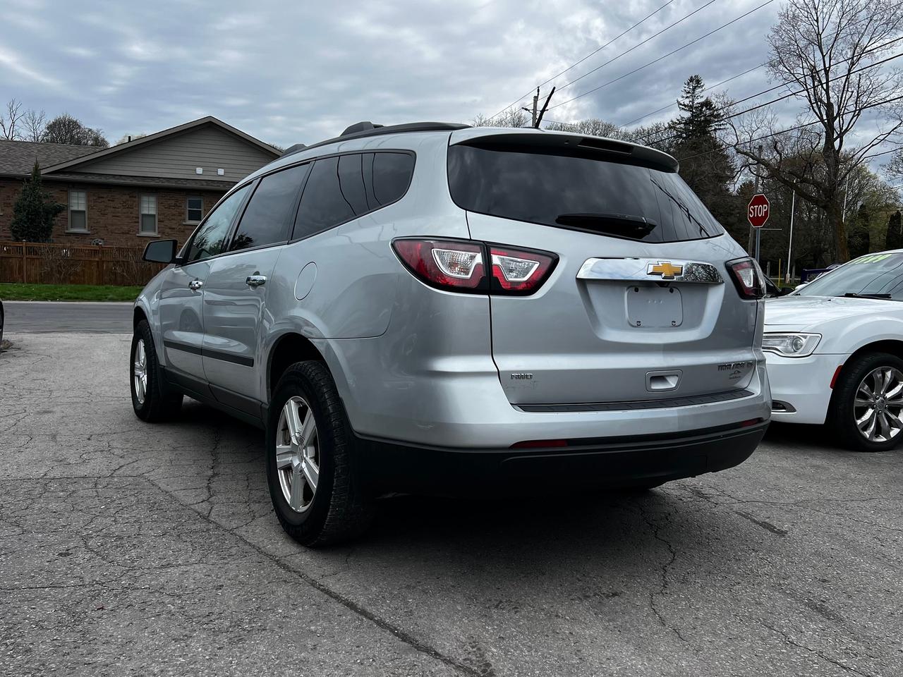 2016 Chevrolet Traverse AWD 4dr LS Photo4