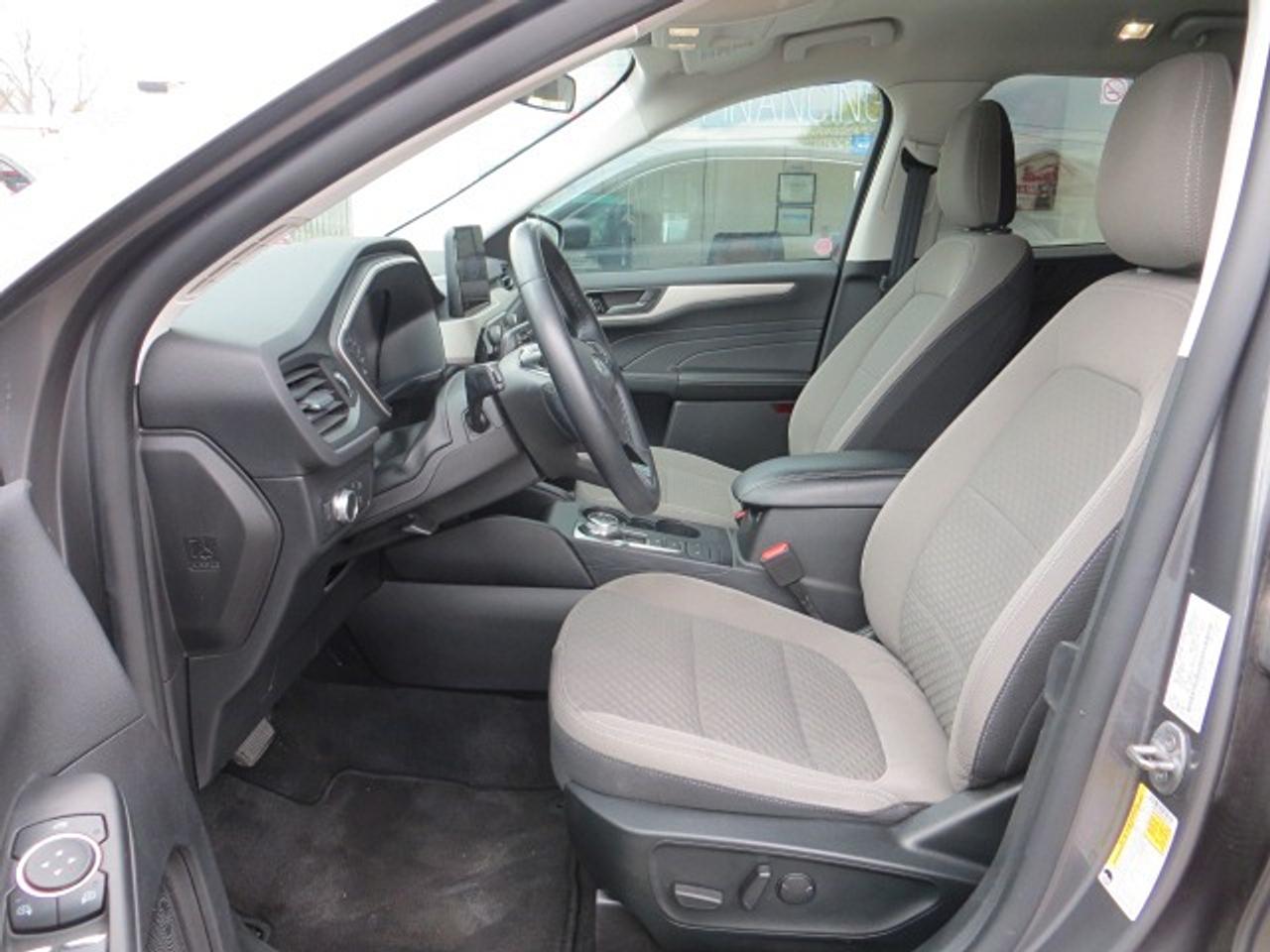 2022 Ford Escape CERTIFIED, 4WD, REAR CAMERA, NAVI, HEATED PWR SEAT Photo