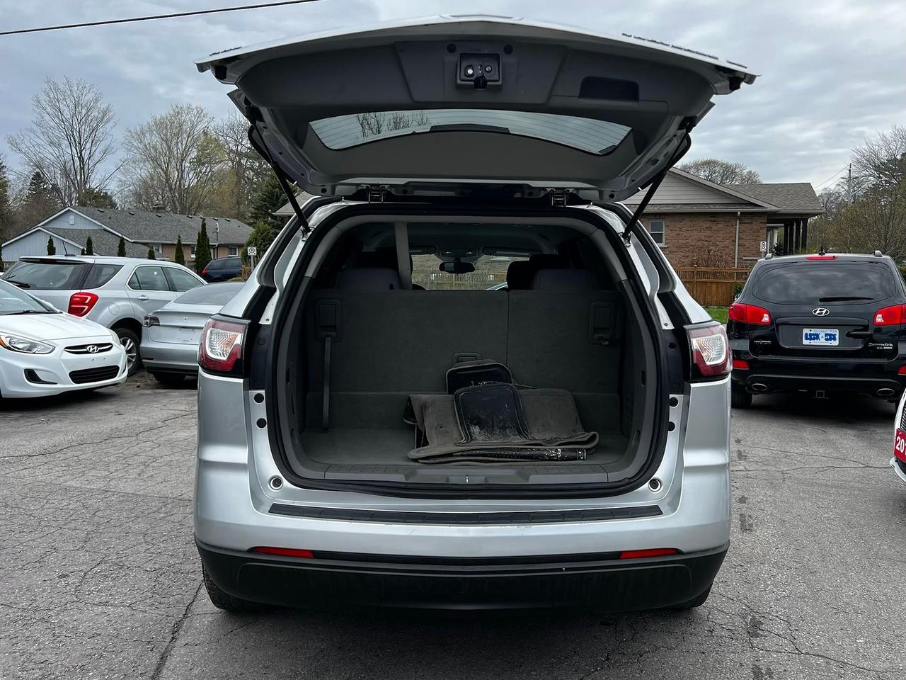 2016 Chevrolet Traverse AWD 4dr LS Photo