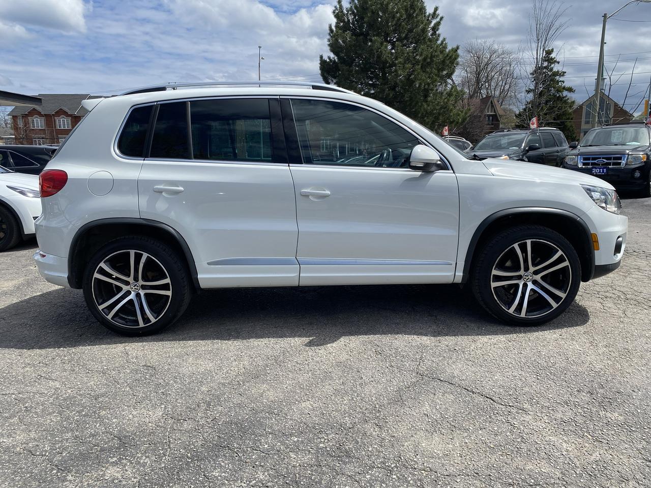 2017 Volkswagen Tiguan R-Line/Accident Free/Automatic/AWD/PanoRoof/Camera Photo4