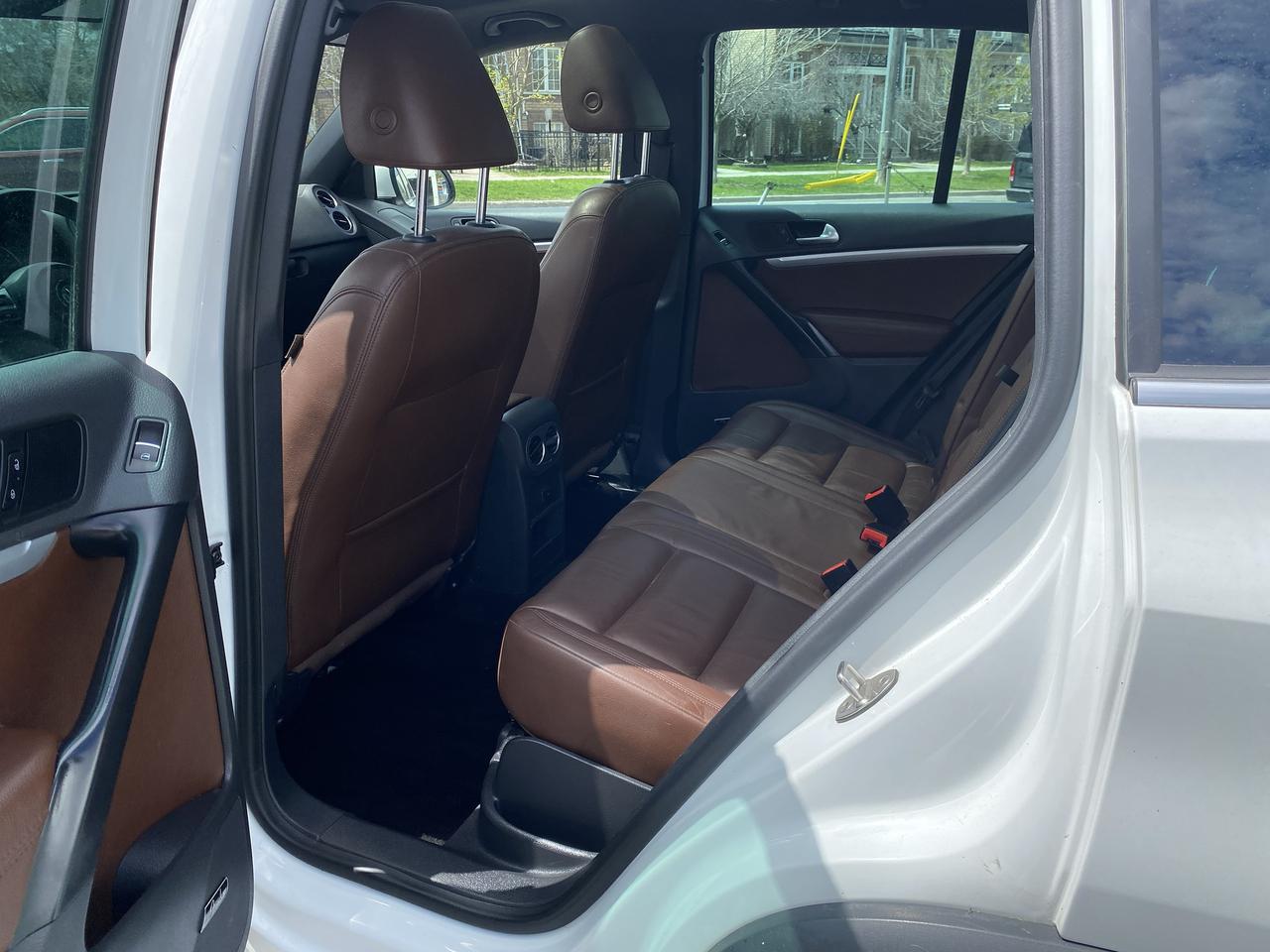 2017 Volkswagen Tiguan R-Line/Accident Free/Automatic/AWD/PanoRoof/Camera Photo