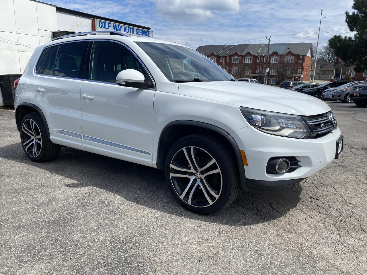 2017 Volkswagen Tiguan R-Line/Accident Free/Automatic/AWD/PanoRoof/Camera Photo