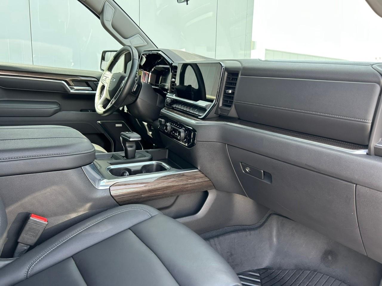 2025 Chevrolet Silverado 1500 Crew Cab Short Box 4-Wheel Drive LT Trail Boss Photo