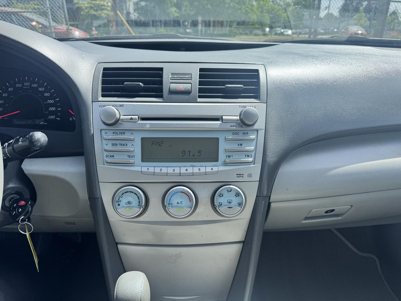 2009 Toyota Camry FINANCING AVAILABLE Photo13
