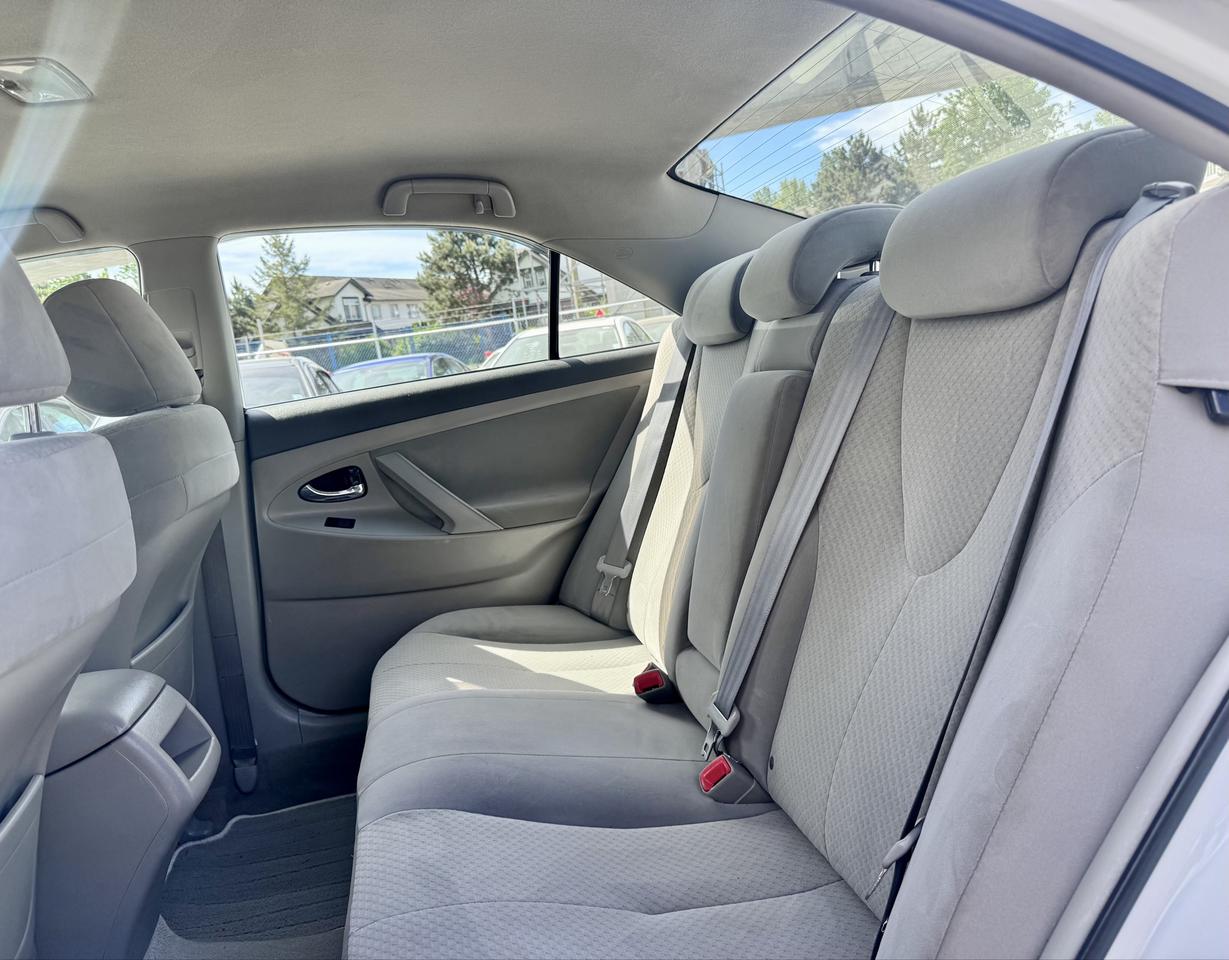 2009 Toyota Camry FINANCING AVAILABLE Photo14