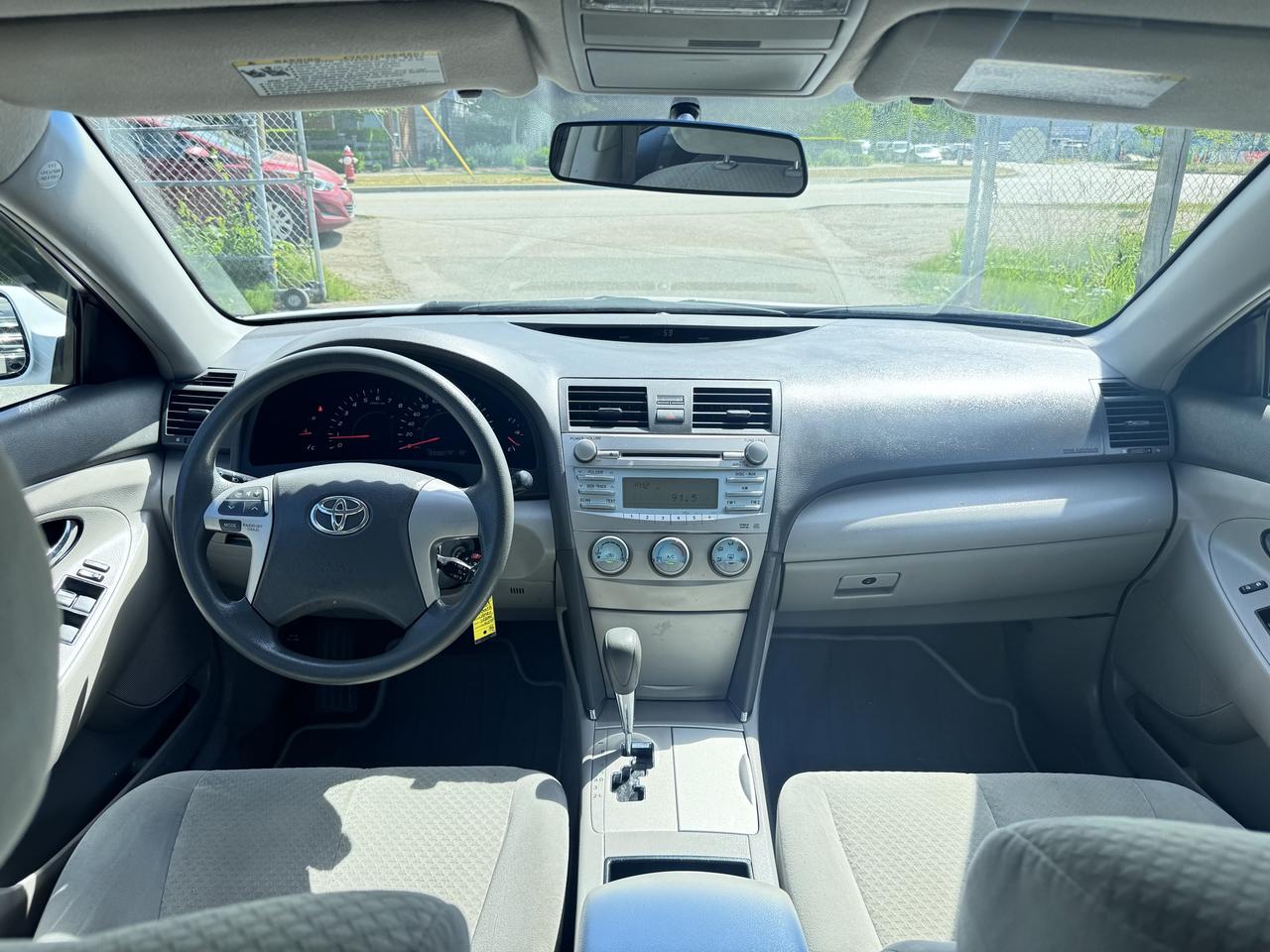 2009 Toyota Camry FINANCING AVAILABLE Photo10