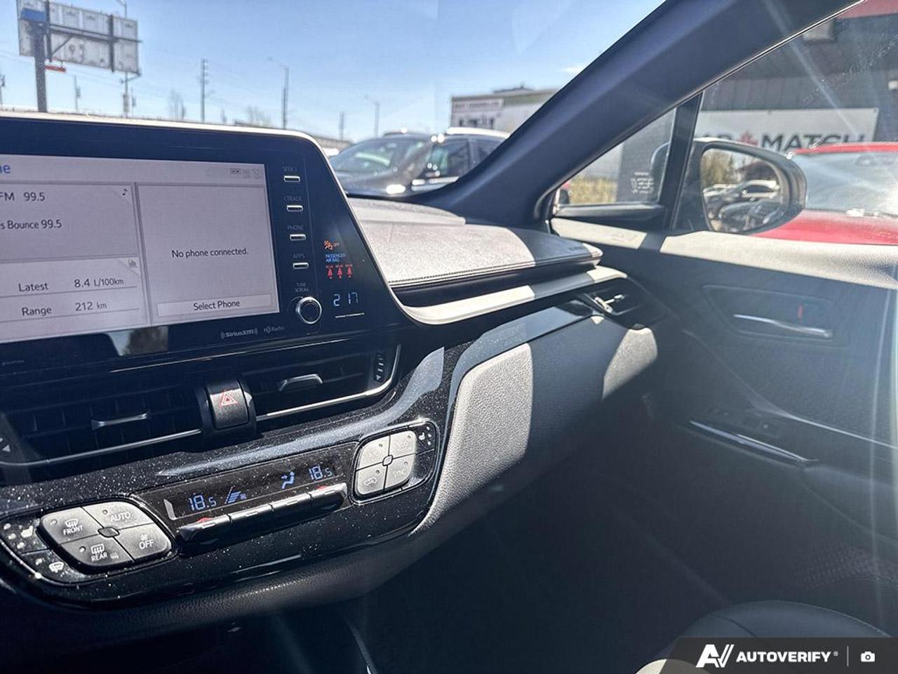 2019 Toyota C-HR LIMITED / NO ACCIDENTS / LEATHER / HTD SEATS Photo
