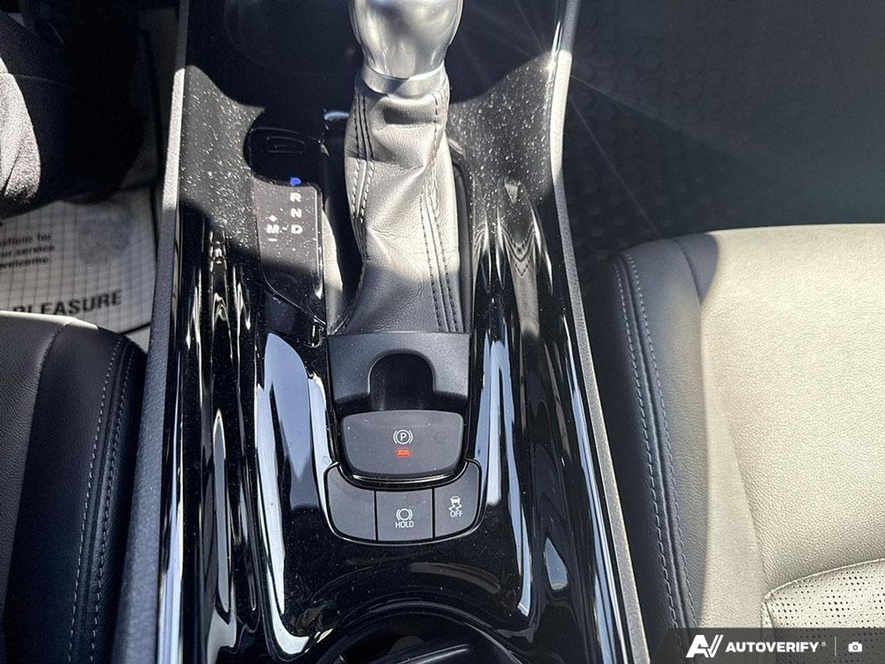 2019 Toyota C-HR LIMITED / NO ACCIDENTS / LEATHER / HTD SEATS Photo