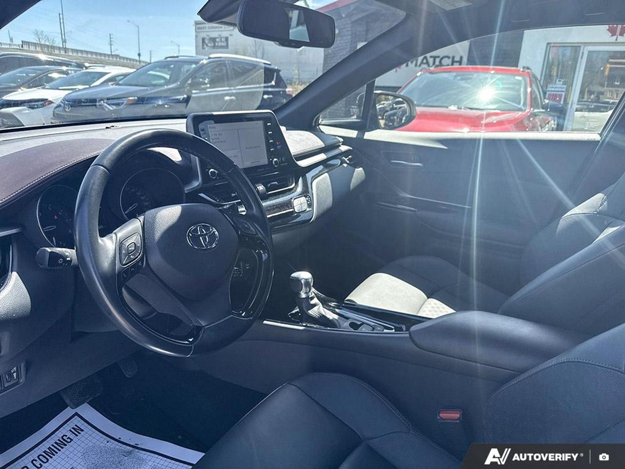 2019 Toyota C-HR LIMITED / NO ACCIDENTS / LEATHER / HTD SEATS Photo