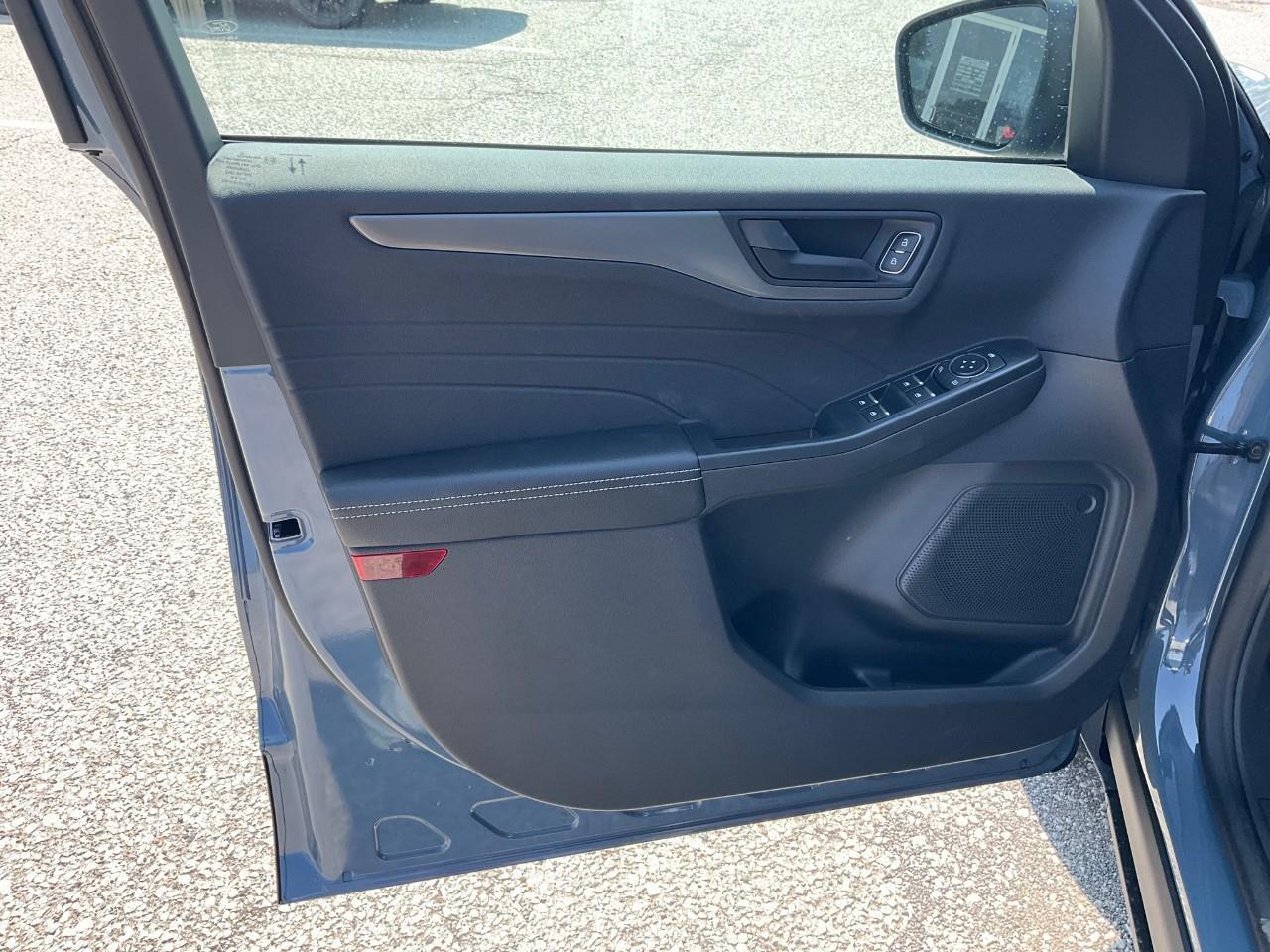 2025 Ford Escape Active ACTIVE AWD, POWER LIFTGATE, TECH PK#1 AND MORE Photo