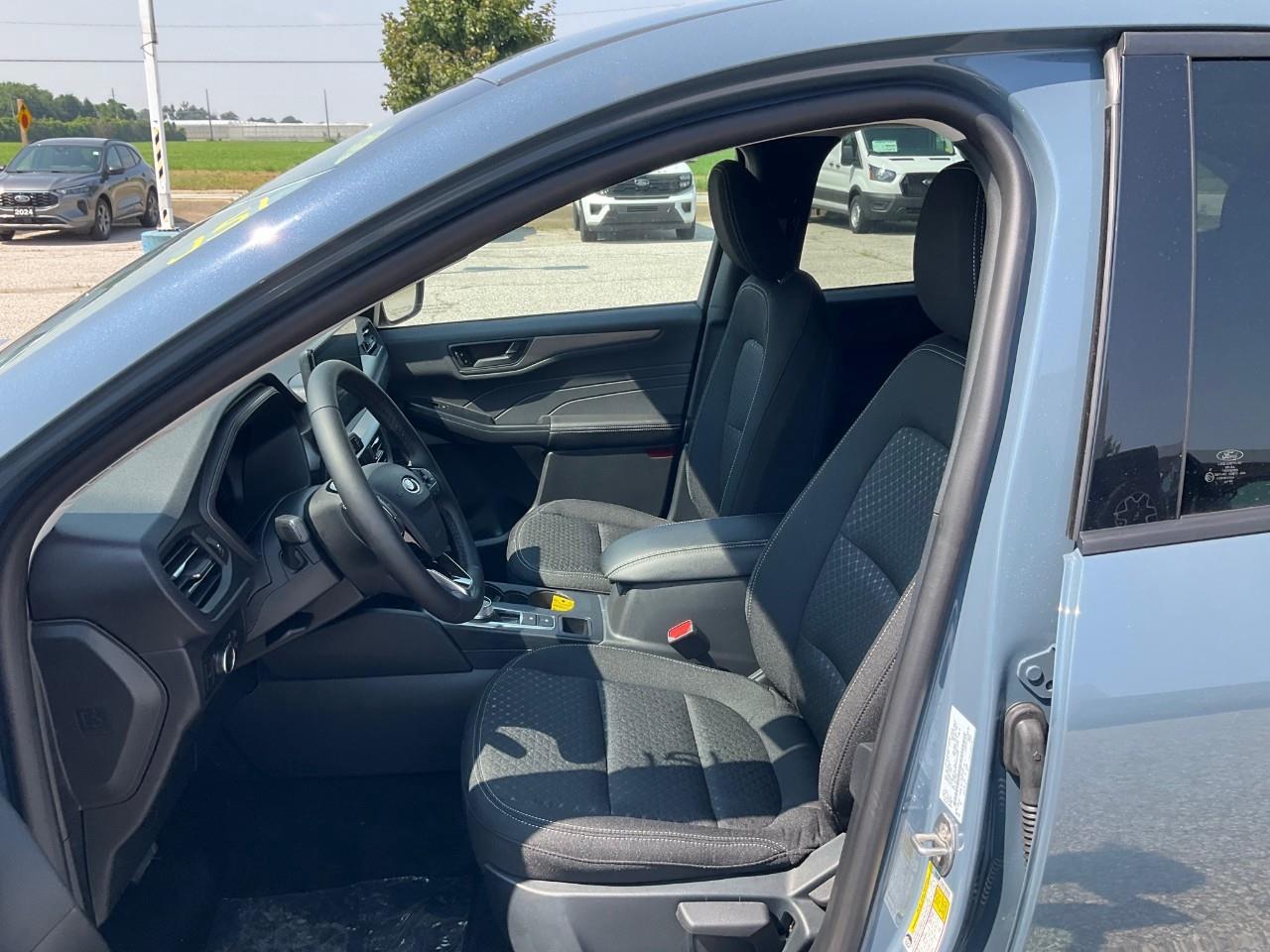 2025 Ford Escape Active ACTIVE AWD, POWER LIFTGATE, TECH PK#1 AND MORE Photo