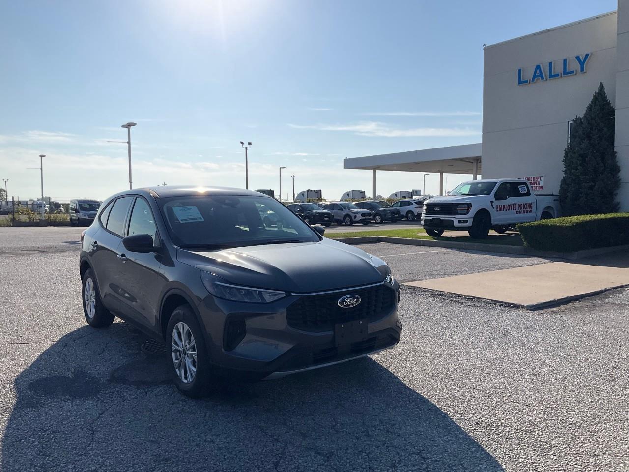 2025 Ford Escape Active ACTIVE AWD, COLD WEATHER PACKAGE AND MORE FUN THINGS! Photo