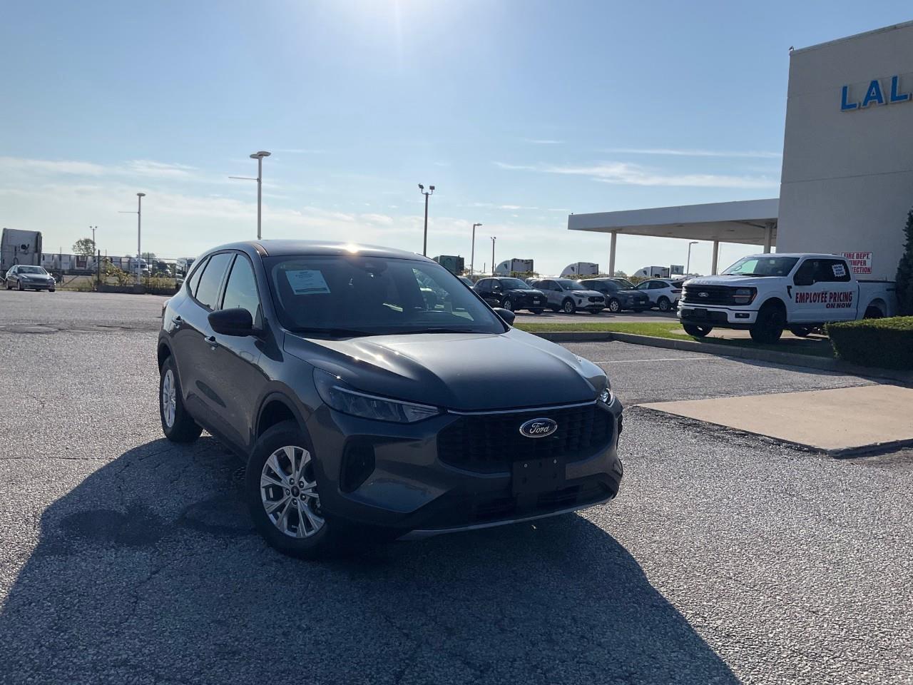 2025 Ford Escape Active ACTIVE AWD, COLD WEATHER PACKAGE AND MORE FUN THINGS! Photo