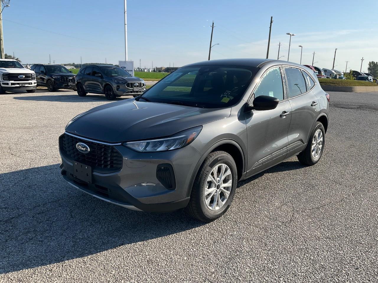 2025 Ford Escape Active ACTIVE AWD, COLD WEATHER PACKAGE AND MORE FUN THINGS! Photo