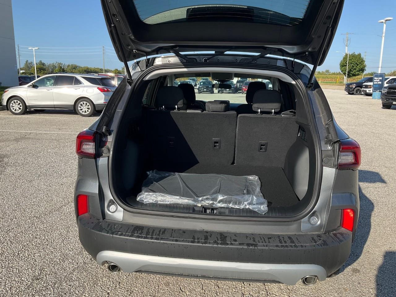 2025 Ford Escape Active ACTIVE AWD, COLD WEATHER PACKAGE AND MORE FUN THINGS! Photo