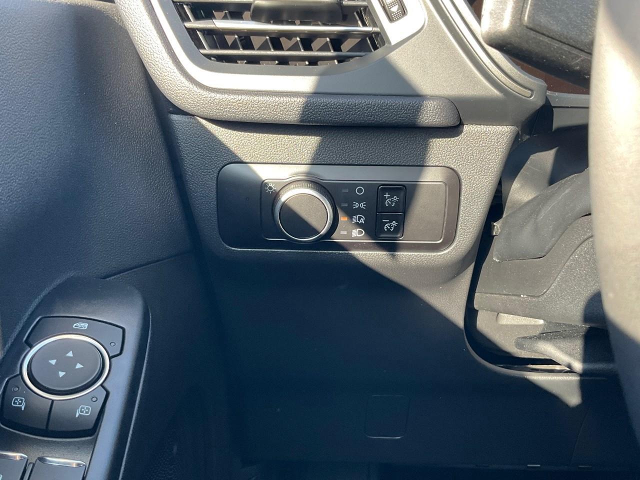 2025 Ford Escape Active ACTIVE AWD, COLD WEATHER PACKAGE AND MORE FUN THINGS! Photo