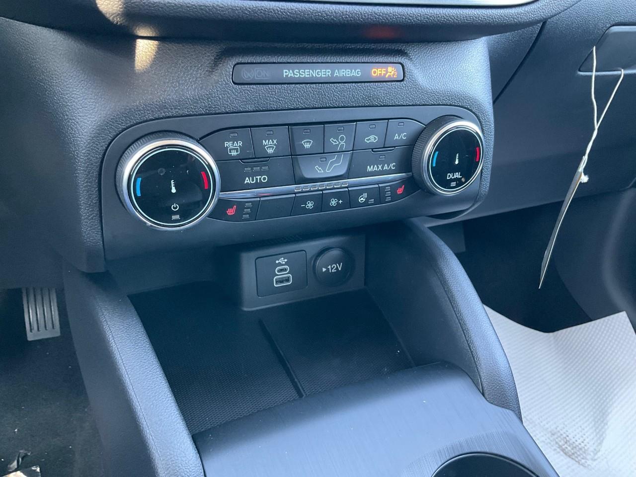 2025 Ford Escape Active ACTIVE AWD, COLD WEATHER PACKAGE AND MORE FUN THINGS! Photo
