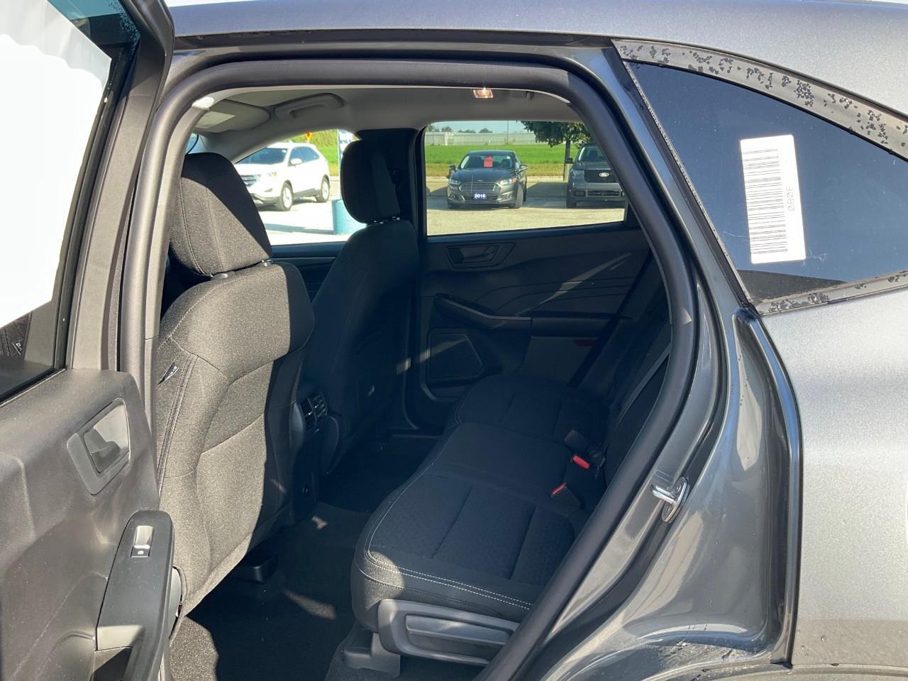 2025 Ford Escape Active ACTIVE AWD, COLD WEATHER PACKAGE AND MORE FUN THINGS! Photo