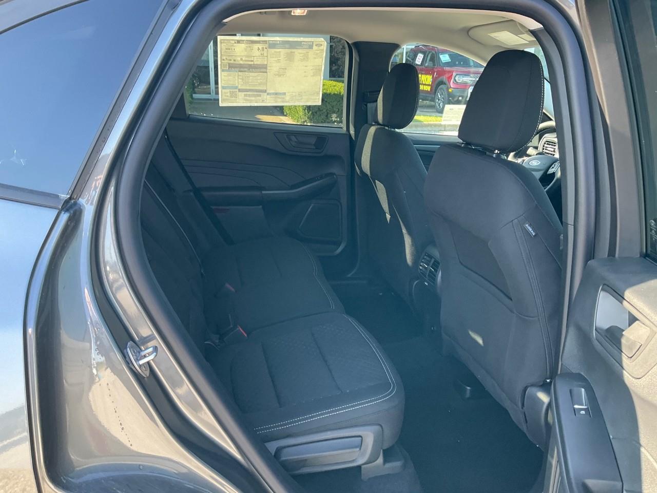 2025 Ford Escape Active ACTIVE AWD, COLD WEATHER PACKAGE AND MORE FUN THINGS! Photo