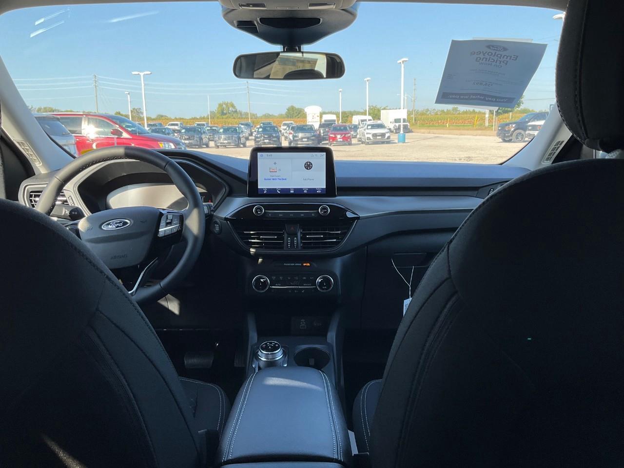 2025 Ford Escape Active ACTIVE AWD, COLD WEATHER PACKAGE AND MORE FUN THINGS! Photo