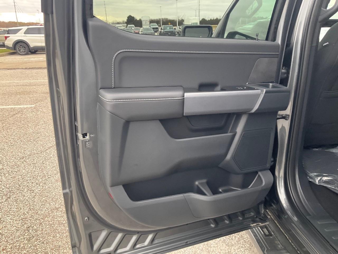 2025 Ford F-150 XLT Photo