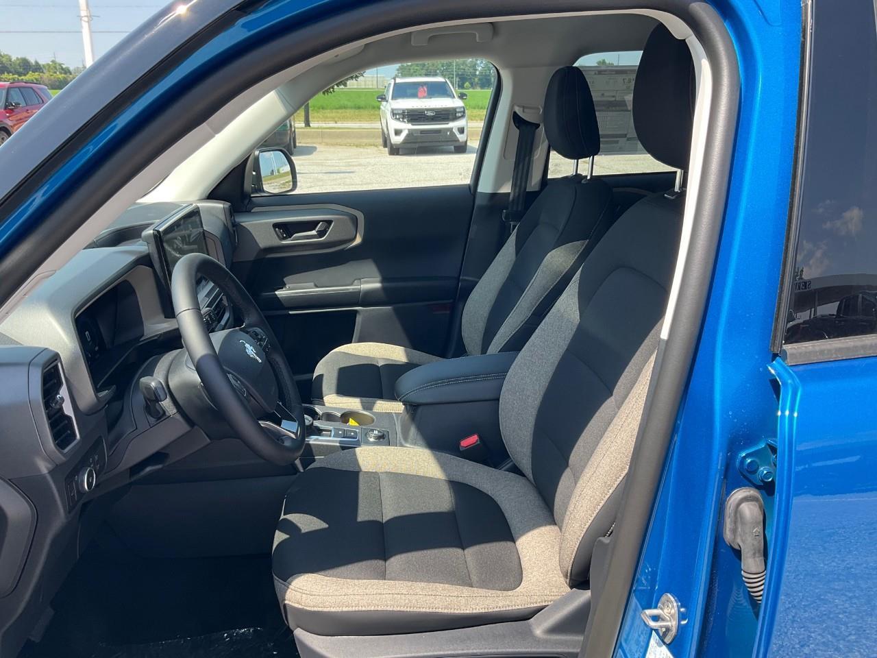2025 Ford Bronco Sport Big Bend BRONCO SPORT BIG BEND, BLACK DIAMOND OFF ROAD PAK, CONVENIENCE PACKAGE AND LOTS MORE FUN THINGS. COME DRIVE ME TODAY! Photo