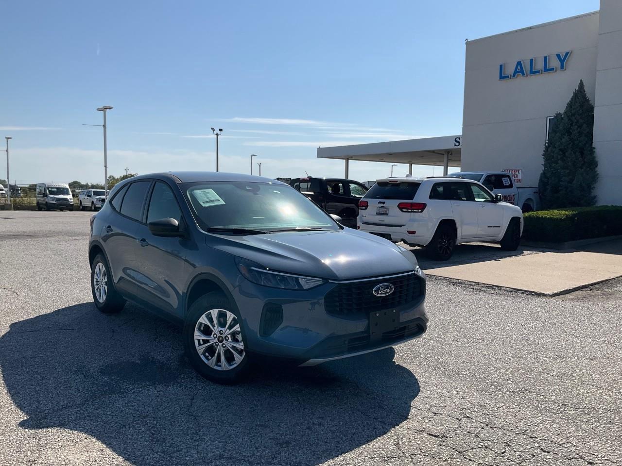 2025 Ford Escape Active COLD WEATHER PACK AND MANY MORE FUN OPTIONS! Photo