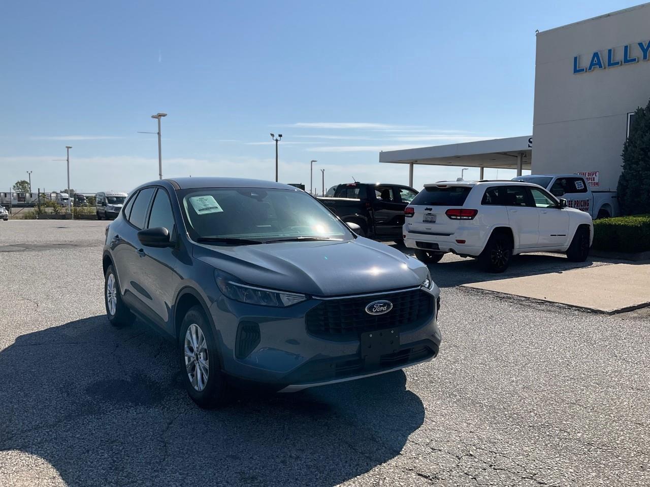 2025 Ford Escape Active COLD WEATHER PACK AND MANY MORE FUN OPTIONS! Photo