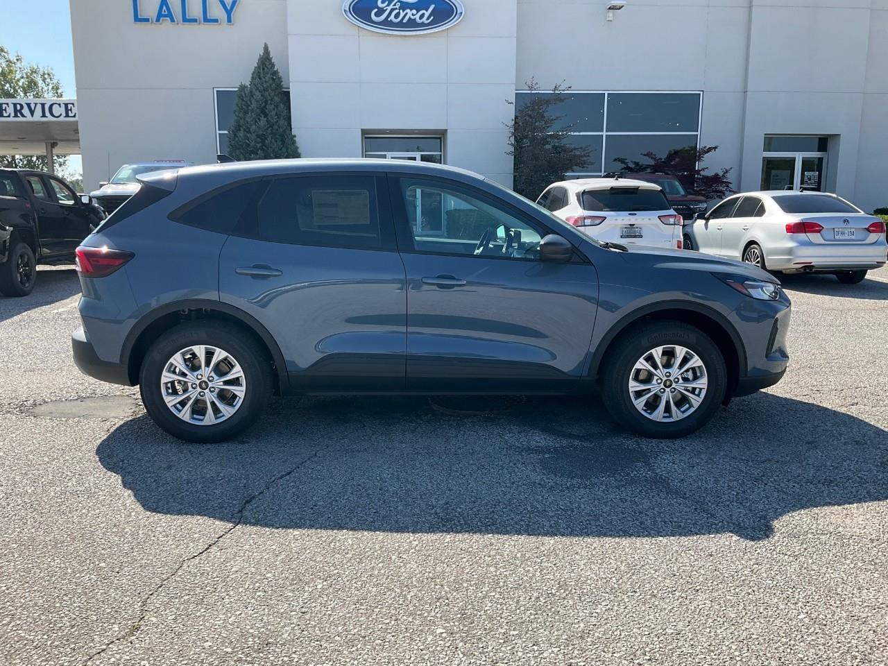 2025 Ford Escape Active COLD WEATHER PACK AND MANY MORE FUN OPTIONS! Photo