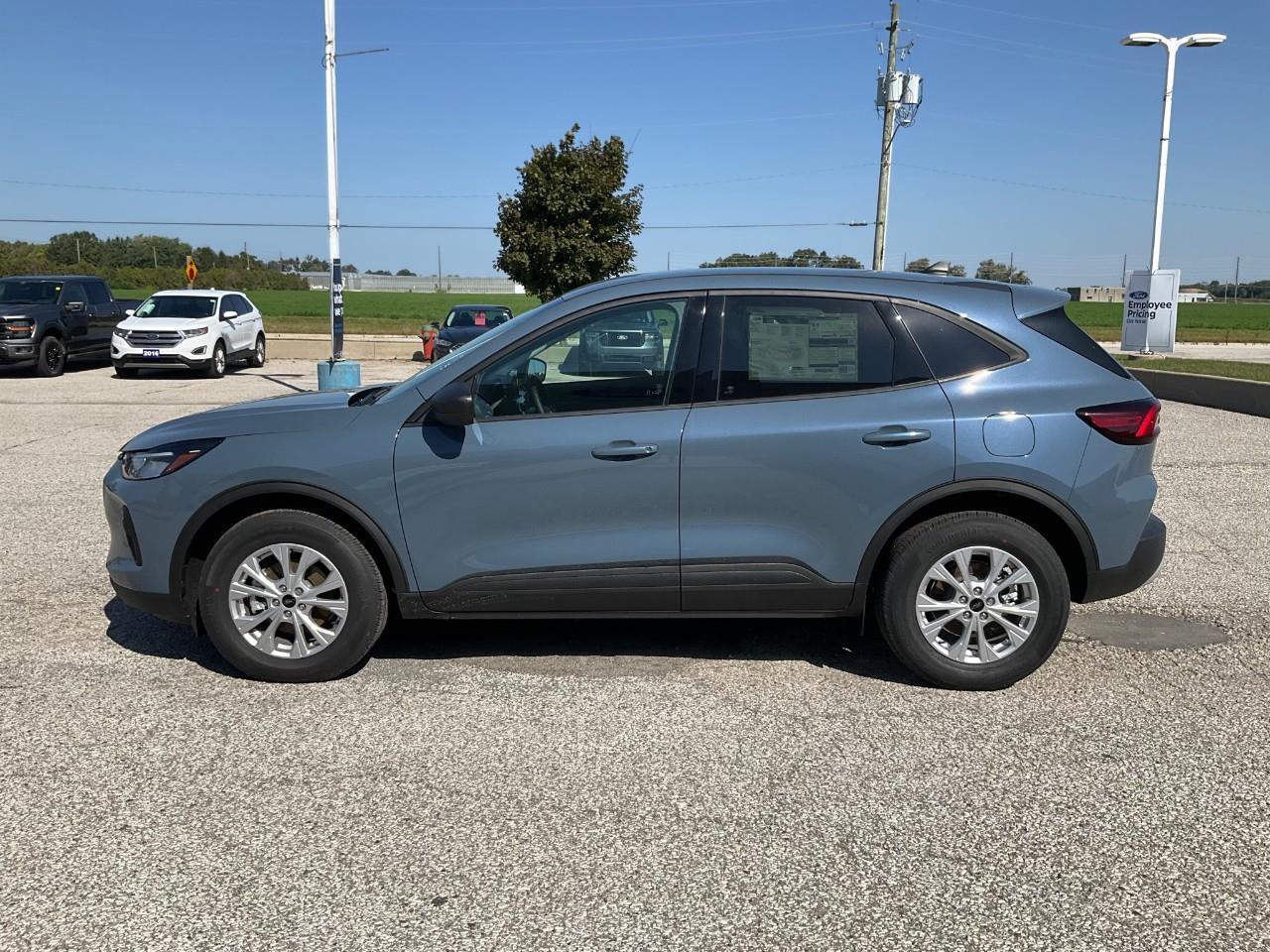 2025 Ford Escape Active COLD WEATHER PACK AND MANY MORE FUN OPTIONS! Photo