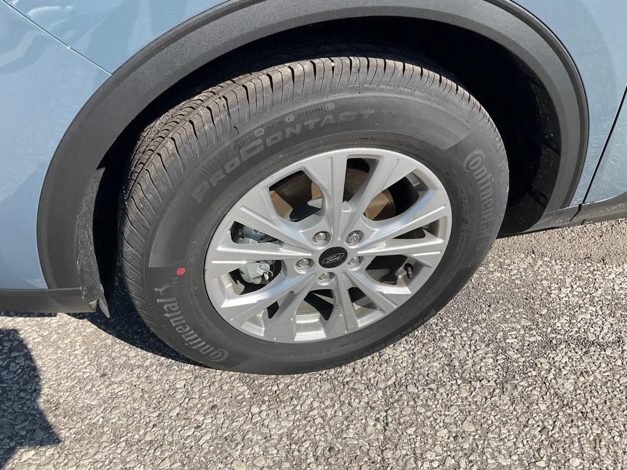 2025 Ford Escape Active COLD WEATHER PACK AND MANY MORE FUN OPTIONS! Photo