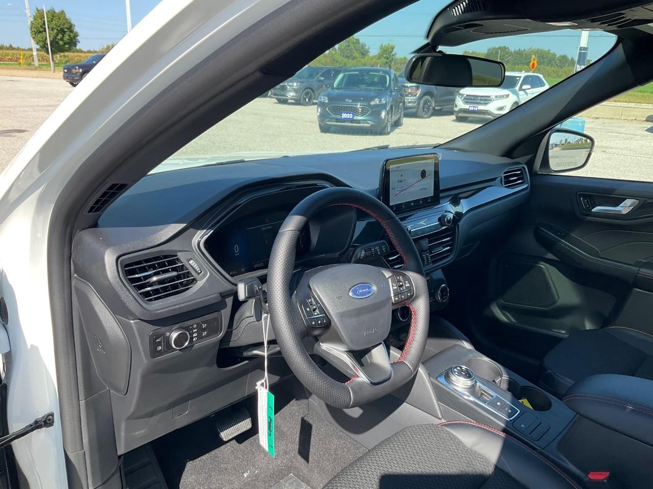 2025 Ford Escape Active COLD WEATHER PACK AND MANY MORE FUN OPTIONS! Photo