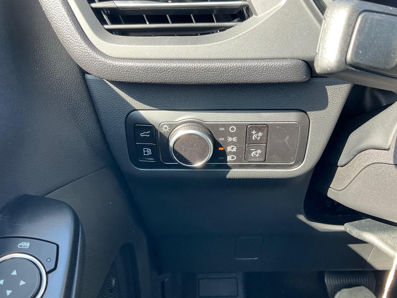 2025 Ford Escape Active COLD WEATHER PACK AND MANY MORE FUN OPTIONS! Photo