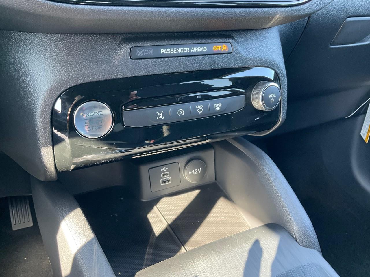 2025 Ford Escape Active COLD WEATHER PACK AND MANY MORE FUN OPTIONS! Photo