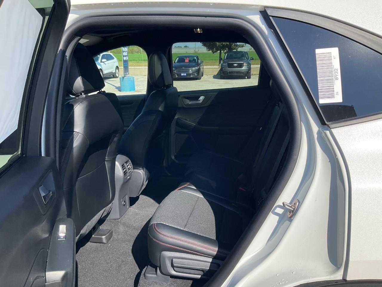 2025 Ford Escape Active COLD WEATHER PACK AND MANY MORE FUN OPTIONS! Photo