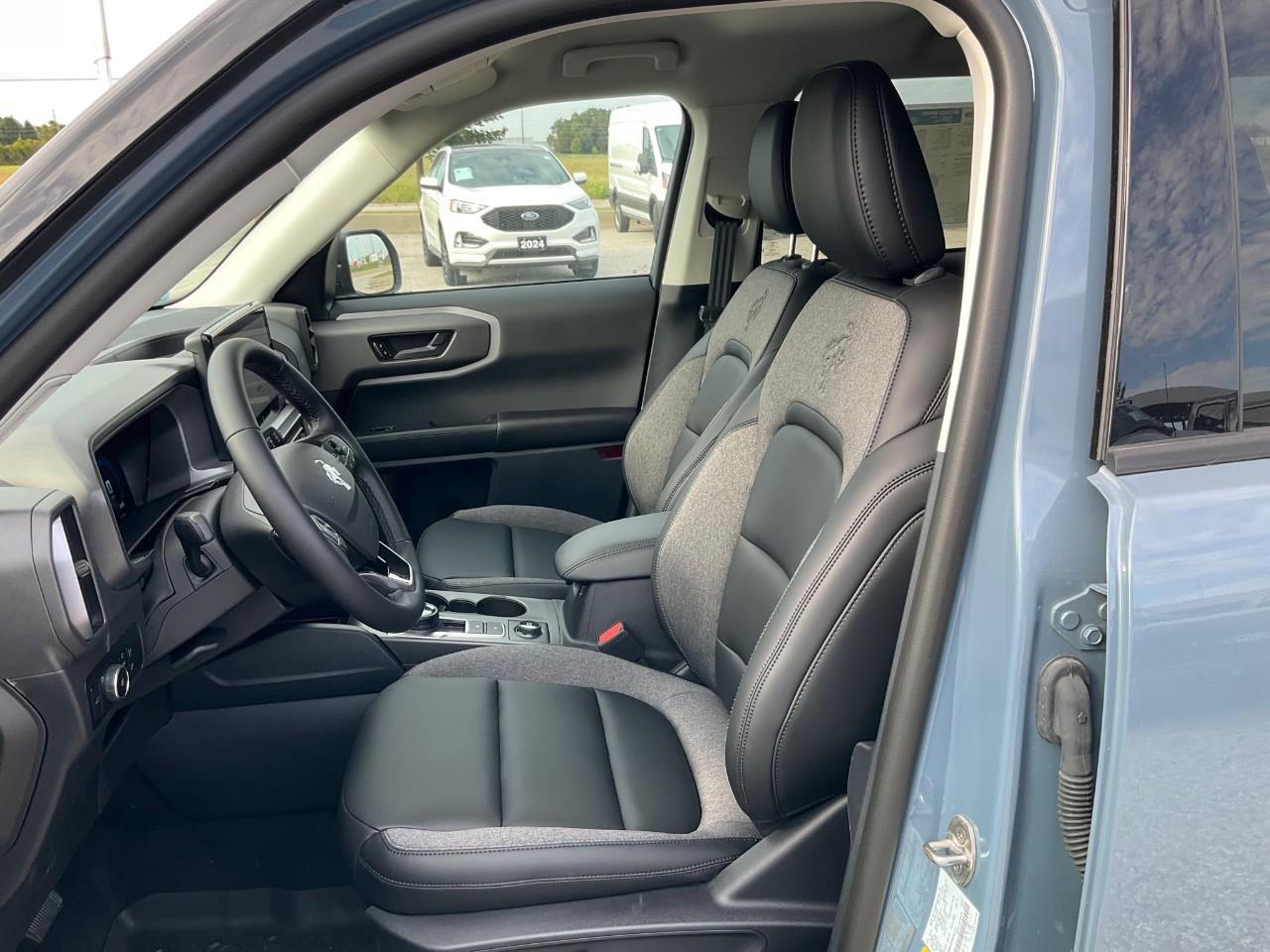 2025 Ford Bronco Sport Big Bend BIG BEND 4X4, BLACK DIAMOND PACK, CONVENIENCE PK AND MUCH MORE. Photo