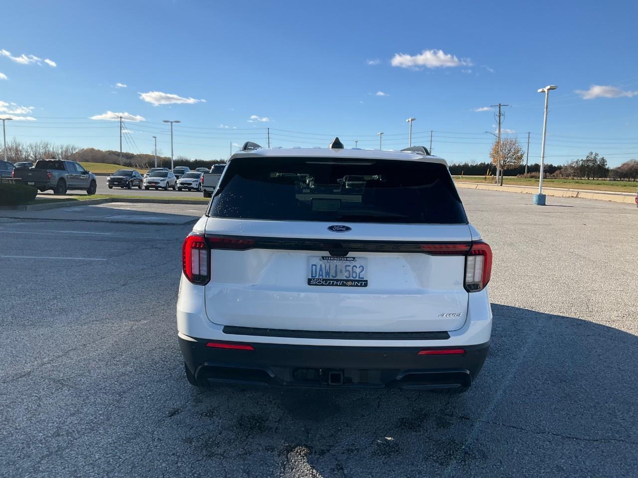 2025 Ford Explorer ST-Line Photo3