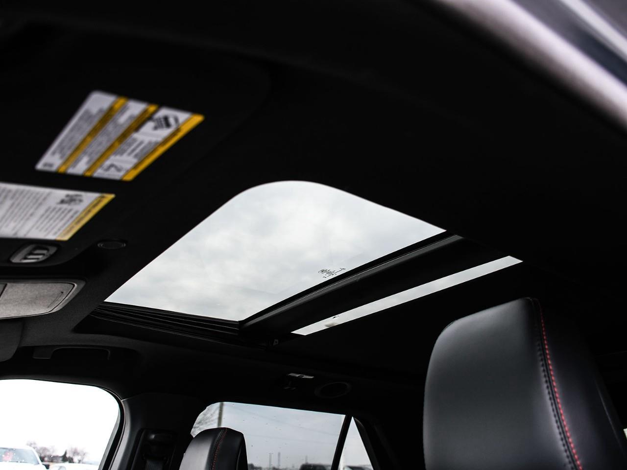 2025 Ford Explorer NAV | HTD & COOLED SEATS | SUNROOF | HTD STEERING Photo