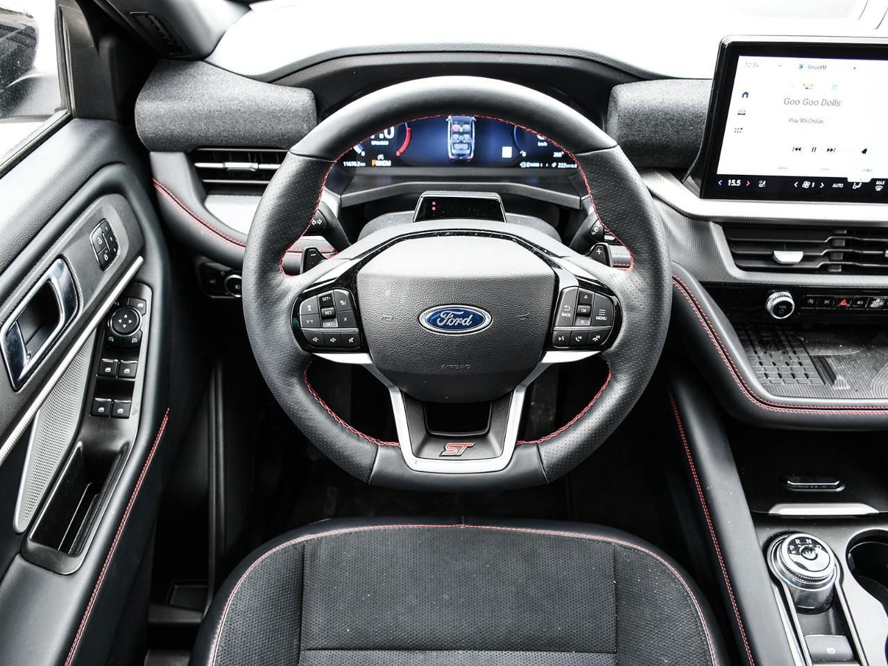 2025 Ford Explorer NAV | HTD & COOLED SEATS | SUNROOF | HTD STEERING Photo