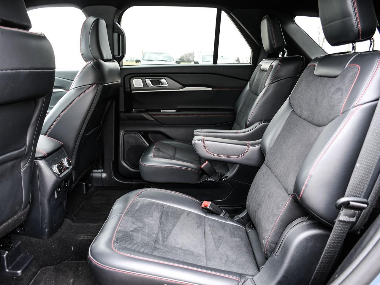 2025 Ford Explorer NAV | HTD & COOLED SEATS | SUNROOF | HTD STEERING Photo