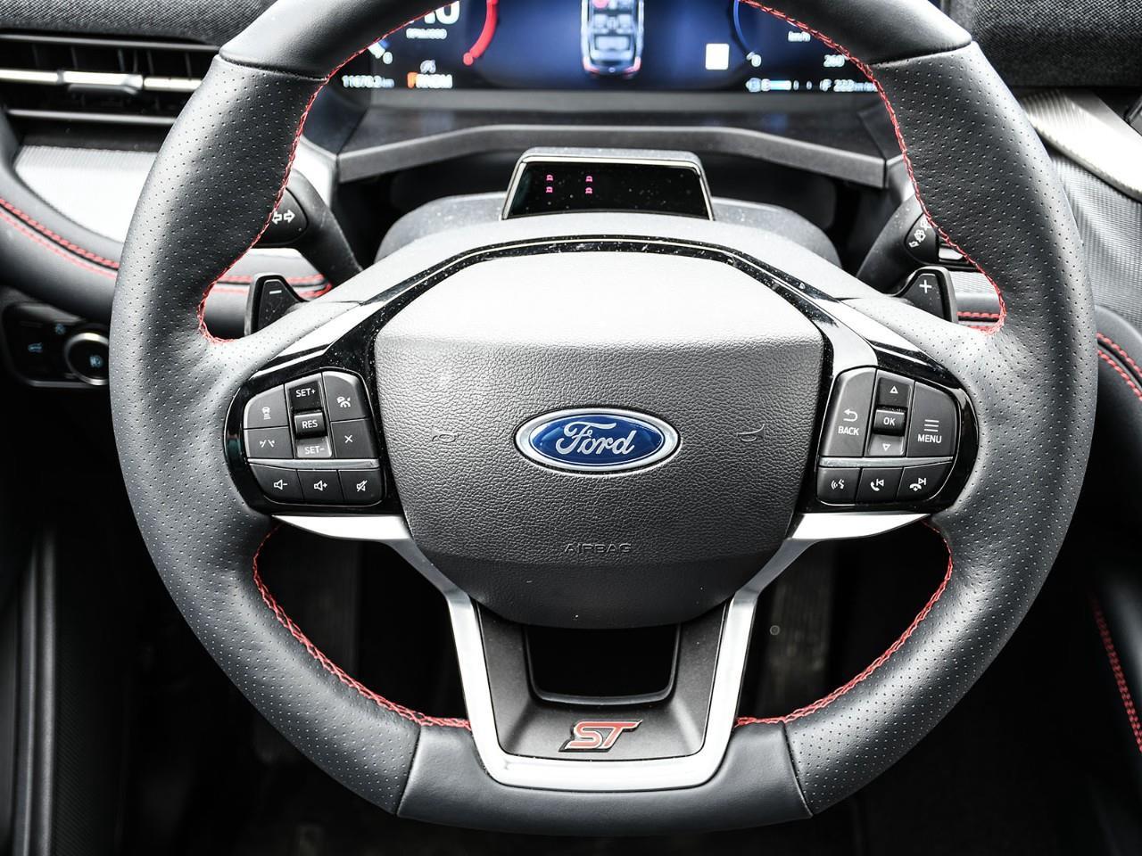 2025 Ford Explorer NAV | HTD & COOLED SEATS | SUNROOF | HTD STEERING Photo