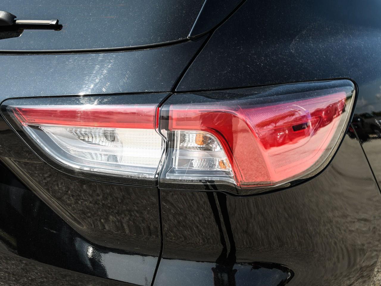 2022 Ford Escape Titanium Hybrid NAV | HTD SEATS | HTD STEERING | REMOTE START | ADAPTIVE CRUISE Photo
