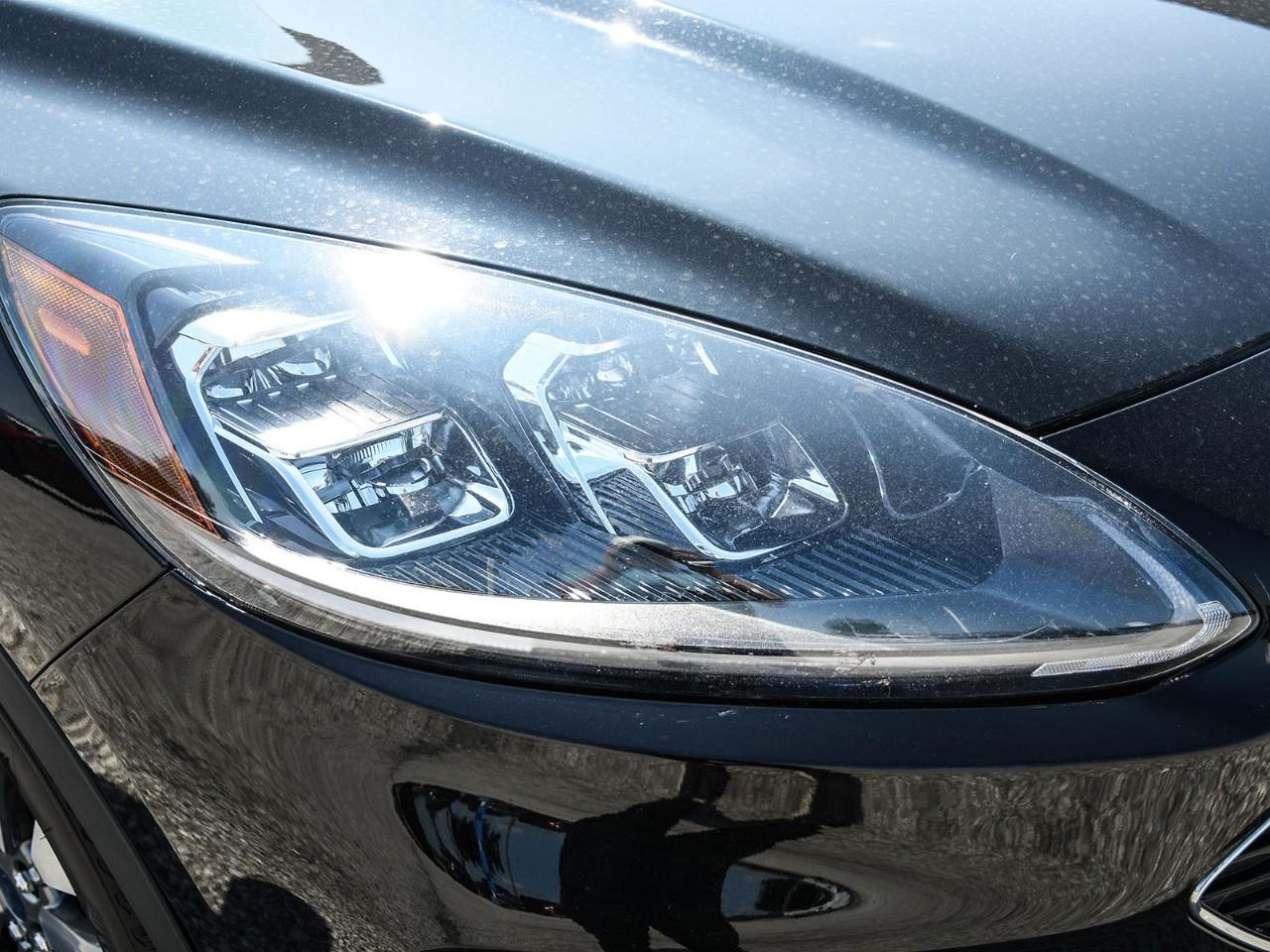 2022 Ford Escape Titanium Hybrid NAV | HTD SEATS | HTD STEERING | REMOTE START | ADAPTIVE CRUISE Photo