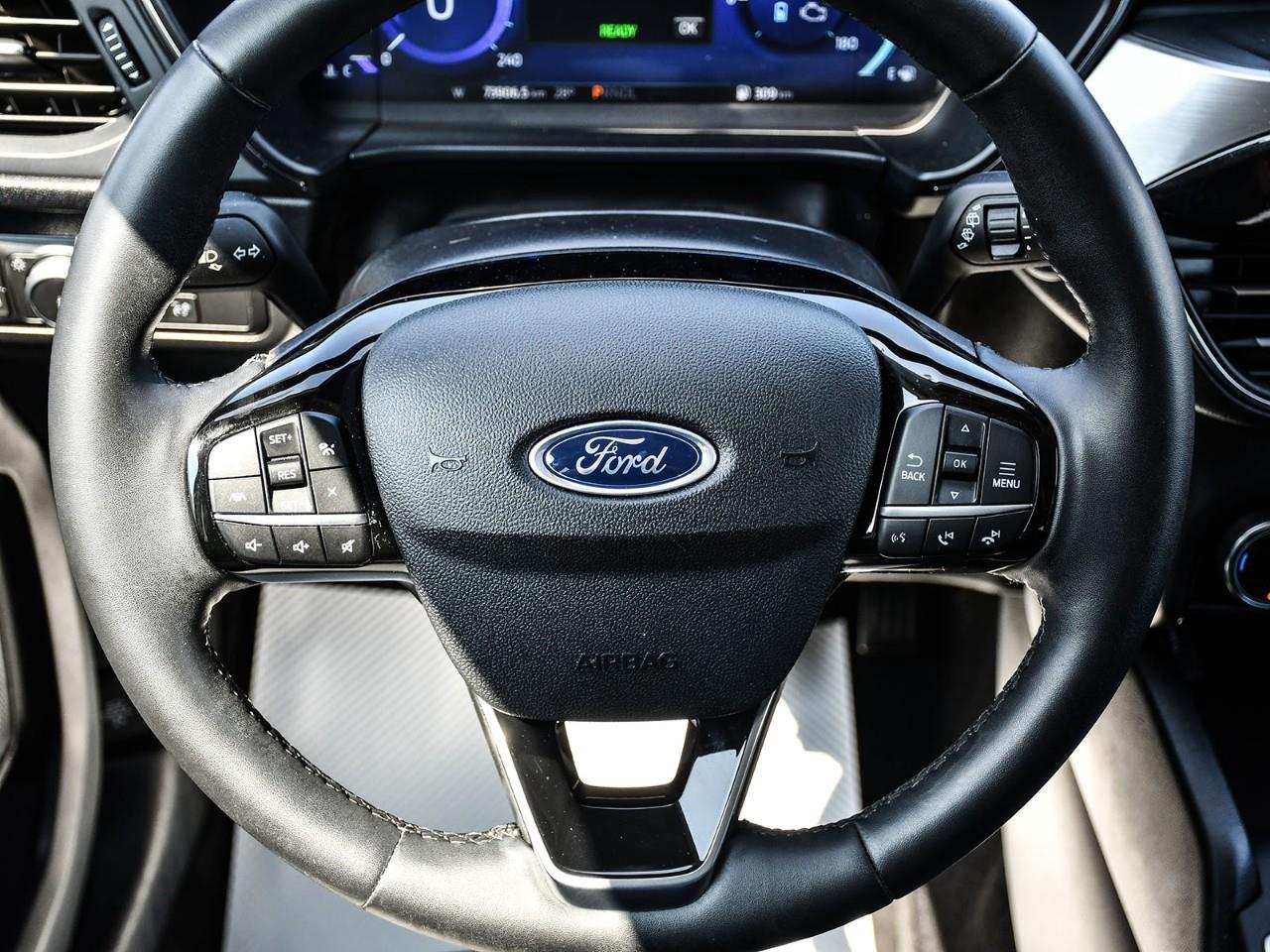 2022 Ford Escape Titanium Hybrid NAV | HTD SEATS | HTD STEERING | REMOTE START | ADAPTIVE CRUISE Photo