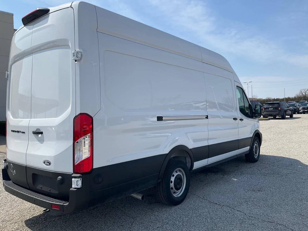 2026 Ford Transit 250  Photo3