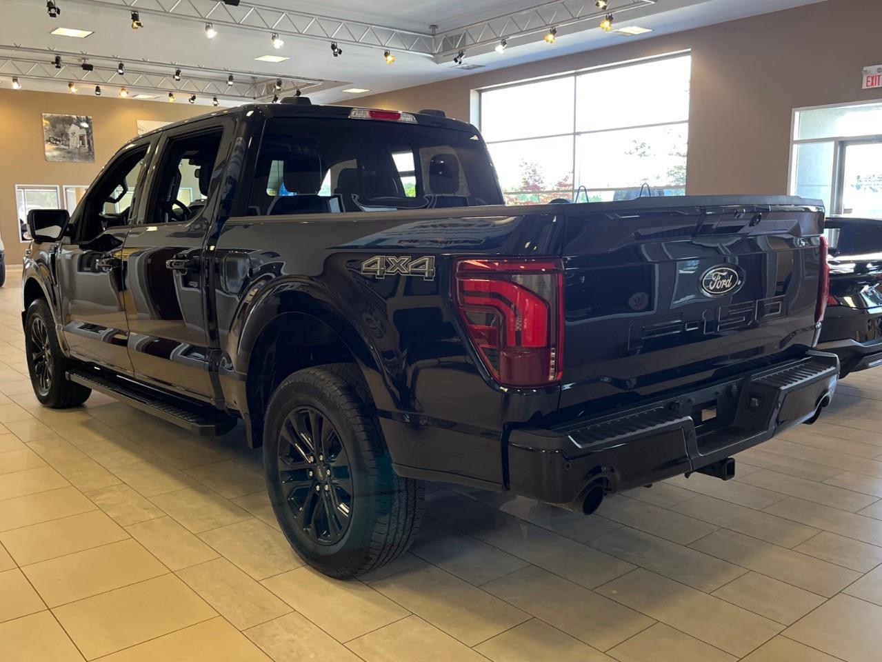 2026 Ford F-150 Lariat Photo4