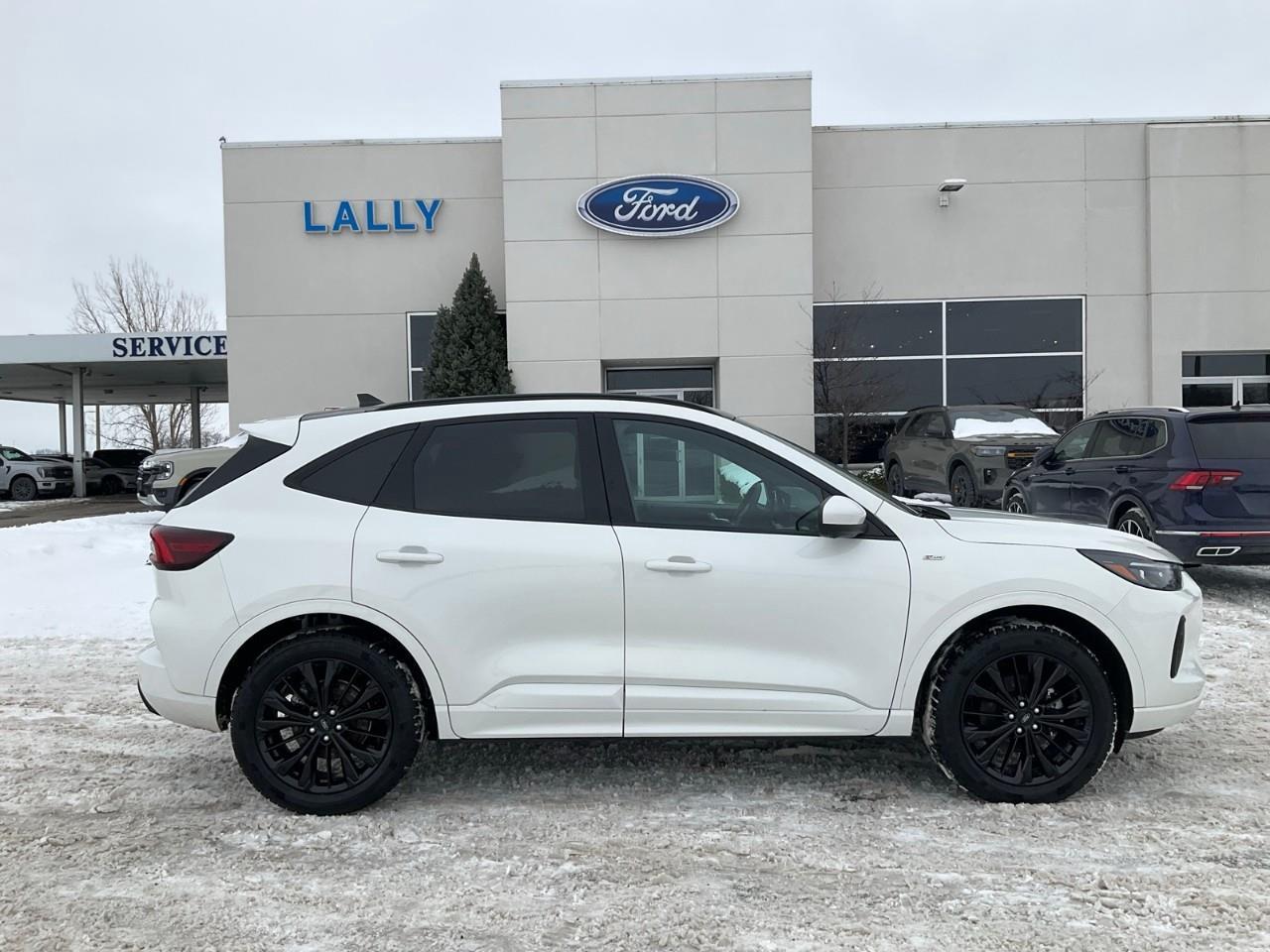 2025 Ford Escape ST-Line Elite NAV | SUNROOF | HTD SEATS | HTD STEERING | REMOTE START Photo3